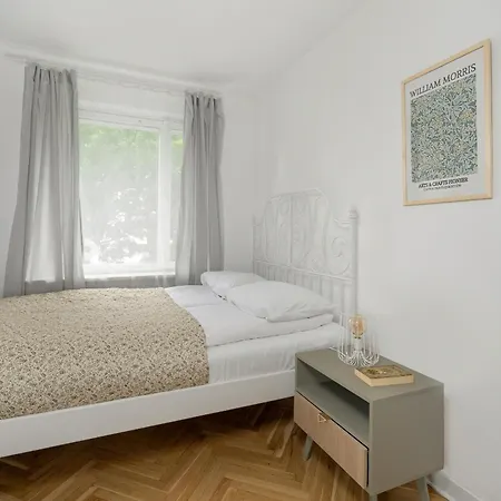 Rodzinny Apartament Obok Parku W Poznaniu By Noclegi Renters Exterior photo